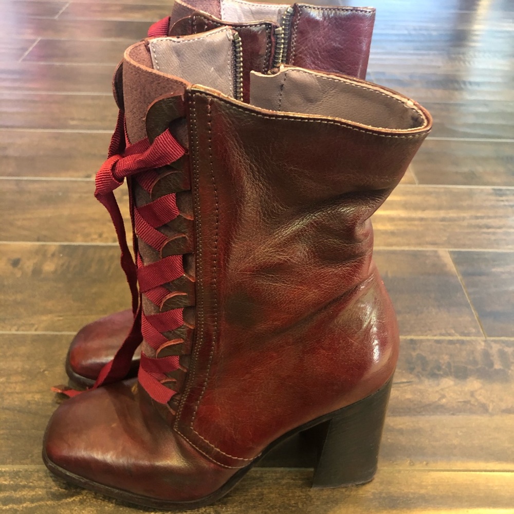 AMANDA GREGORY Gregory Laceup Mid Calf Boot - Picture 9 of 10